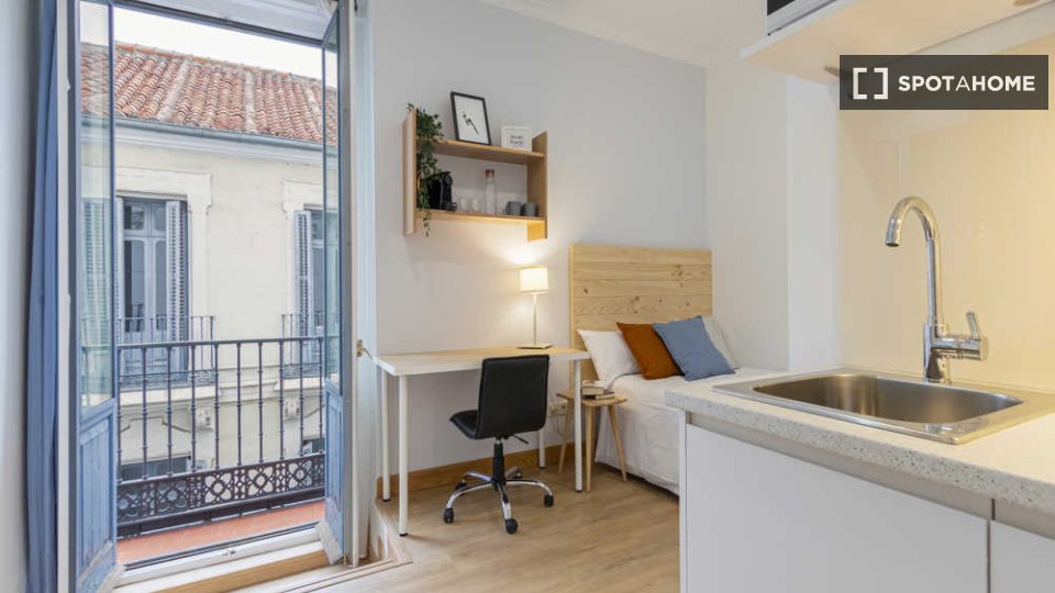 Habitación en un piso compartido de 41 habitaciones en alquiler en Justicia