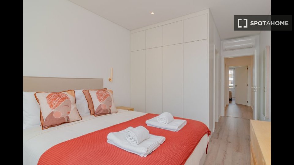 Apartment Lisbon, 3 beds — photo 17