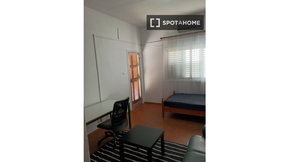 Double room Nicosia, 6 beds — photo 33