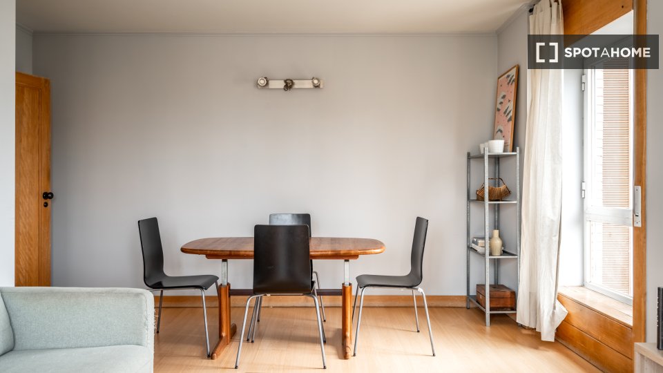 Apartment Lisbon, 3 beds, 98m² — photo 16