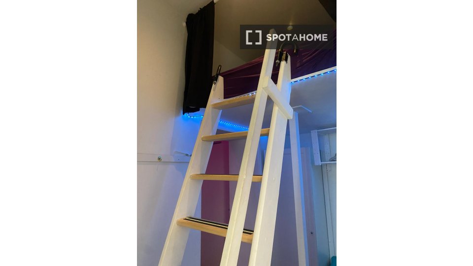 Double room Berlin, 2 beds, 42m² — photo 2