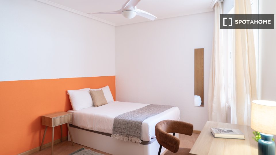 Double room Madrid, 5 beds — photo 8