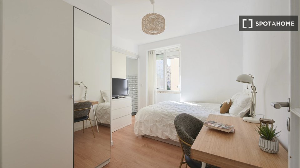 Double room Lisbon, 6 beds — photo 1