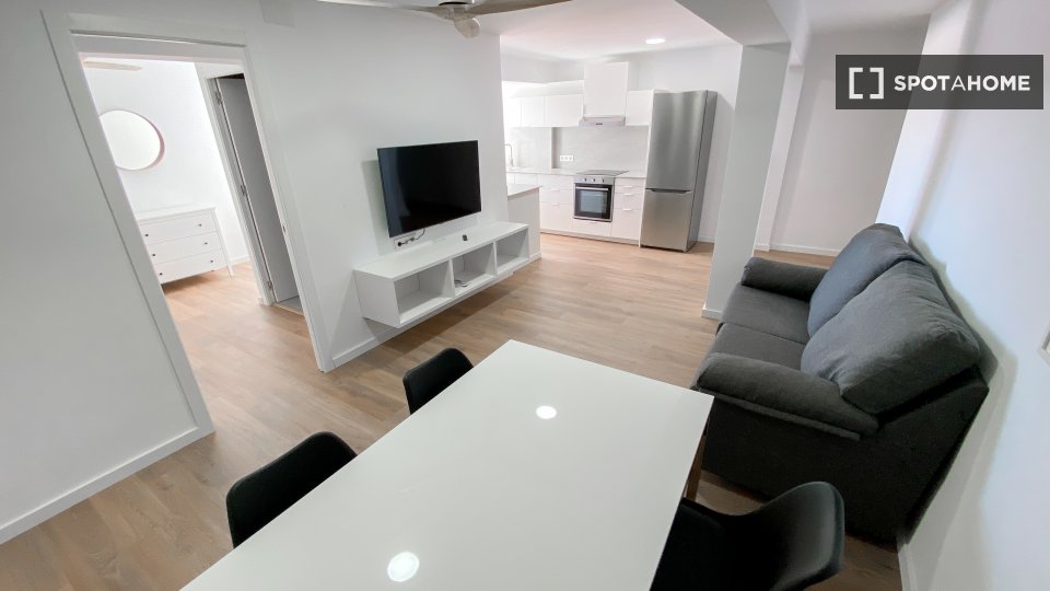 Double room Valencia, 5 beds, 110m² — photo 7