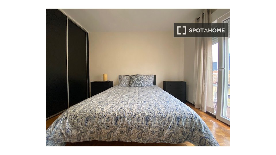 Double room Madrid, 3 beds — photo 14