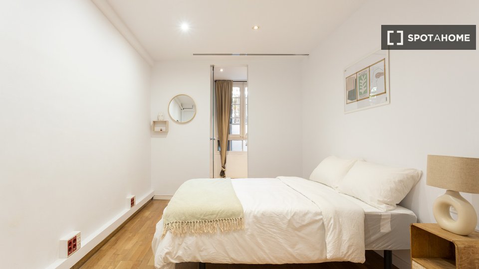 Double room Barcelona, 6 beds, 130m² — photo 8