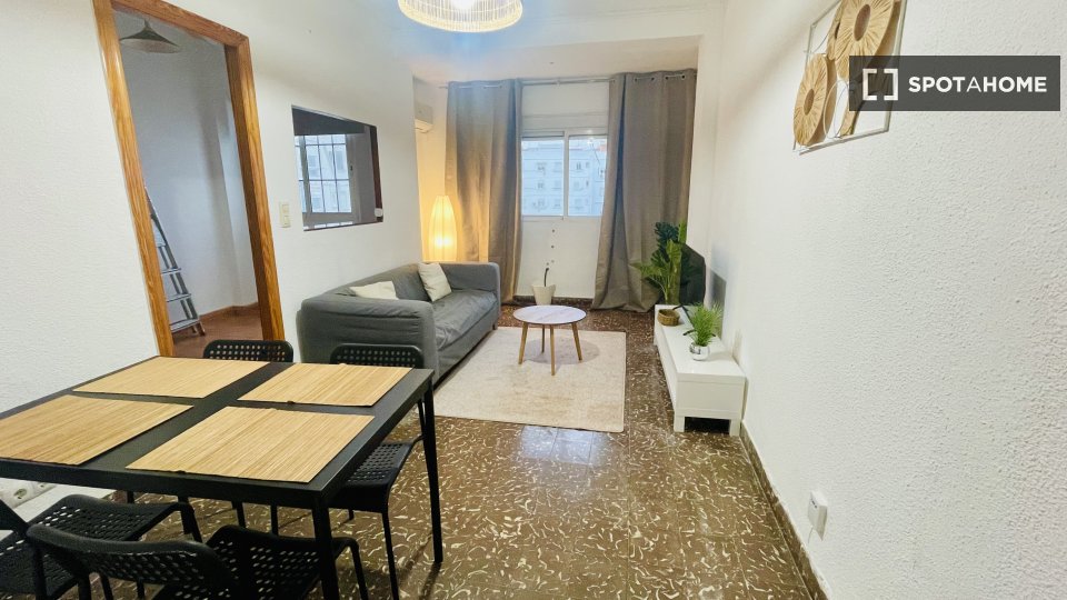 Apartment Valencia, 3 beds, 69m² — photo 24