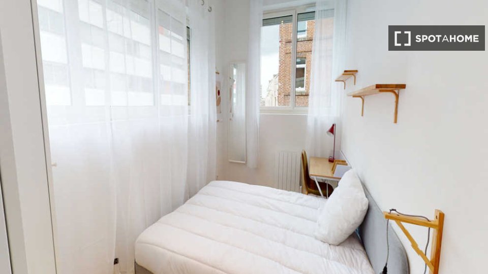 Double room Lille, 5 beds, 110m² — photo 3