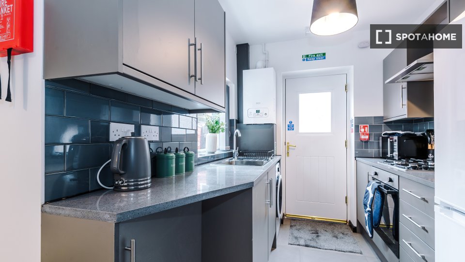 Apartment Manchester, 4 beds, 80m² — photo 10
