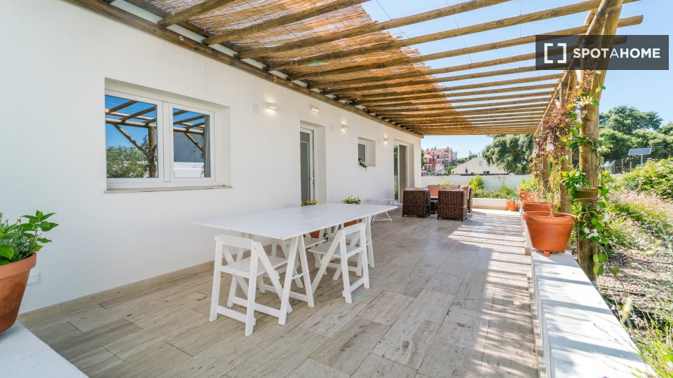 Apartment Lisbon, 2 beds, 85m² — photo 5