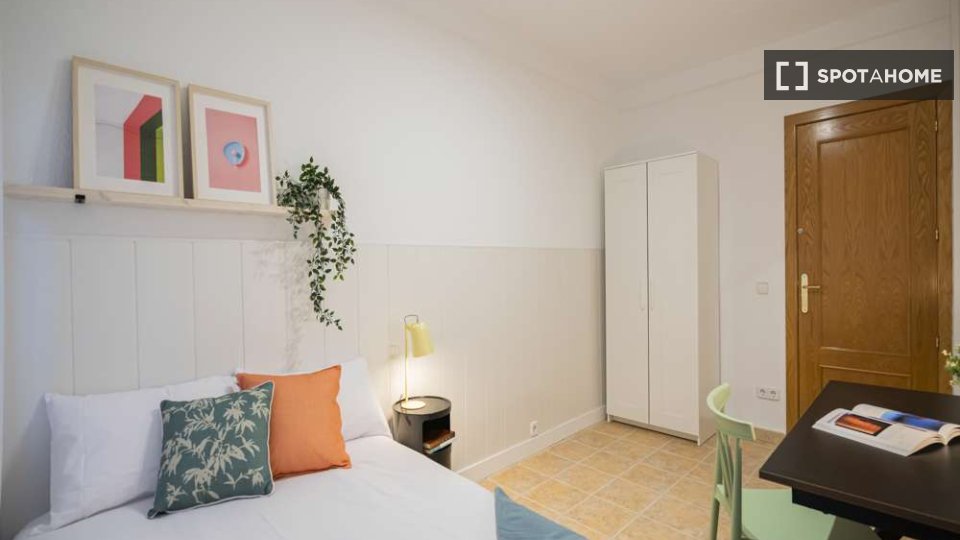 Double room Madrid, 25 beds — photo 19