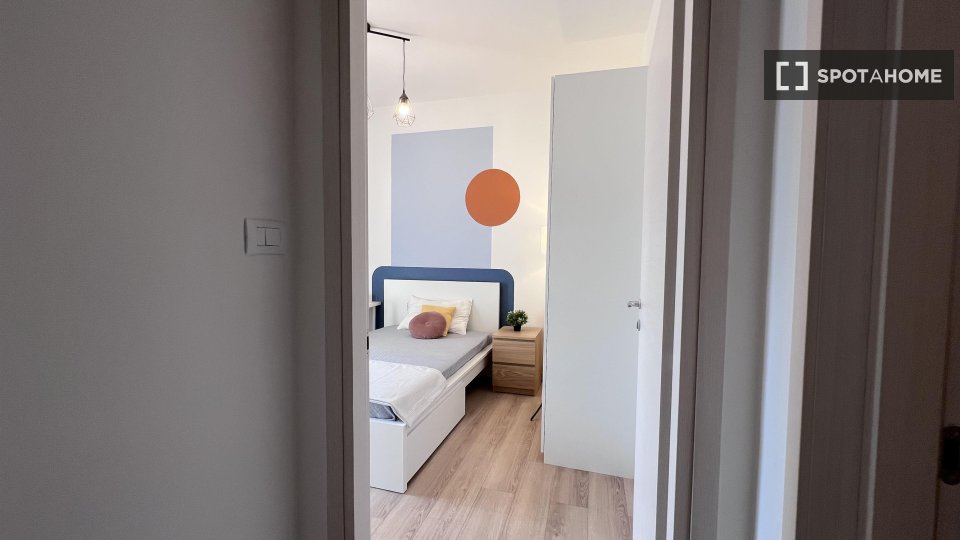 Double room Bologna, 3 beds — photo 8