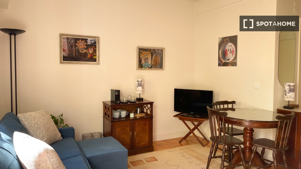Apartment Lisbon, 1 bed — photo 4
