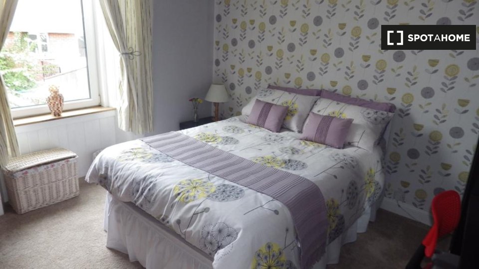 Room for rent in 2bedroom house in Battlefield, Glasgow (ref 662841) Spotahome