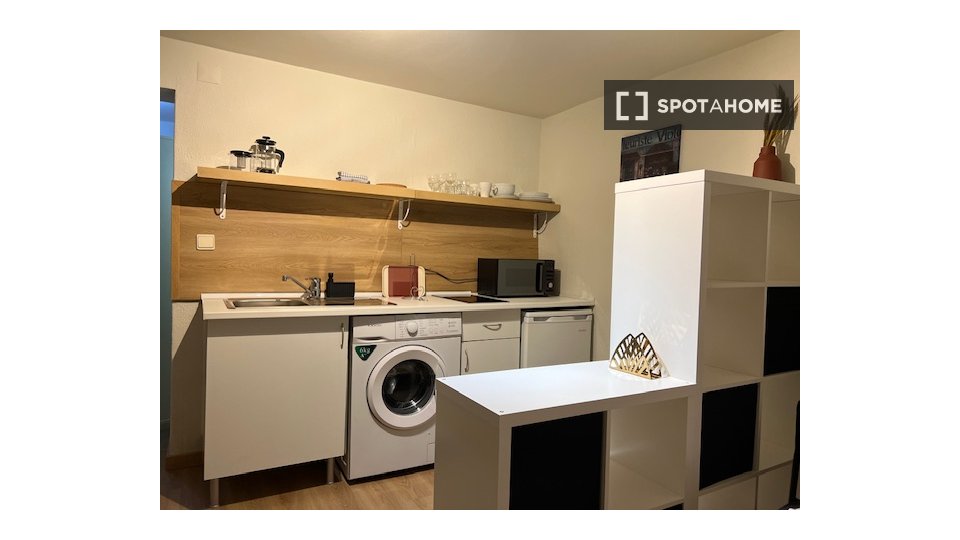 Apartment mono Lisbon, 35m² — photo 11