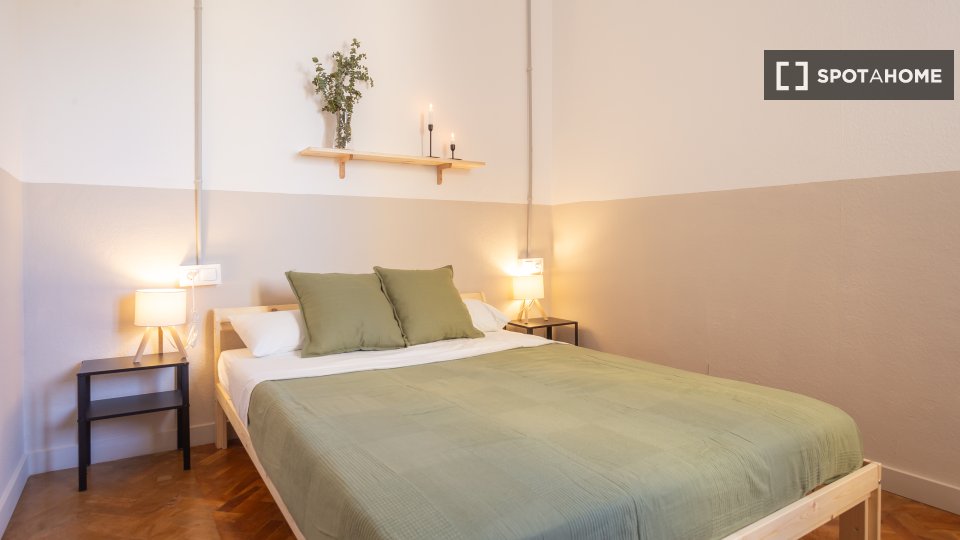 Double room Barcelona, 4 beds, 90m² — photo 3