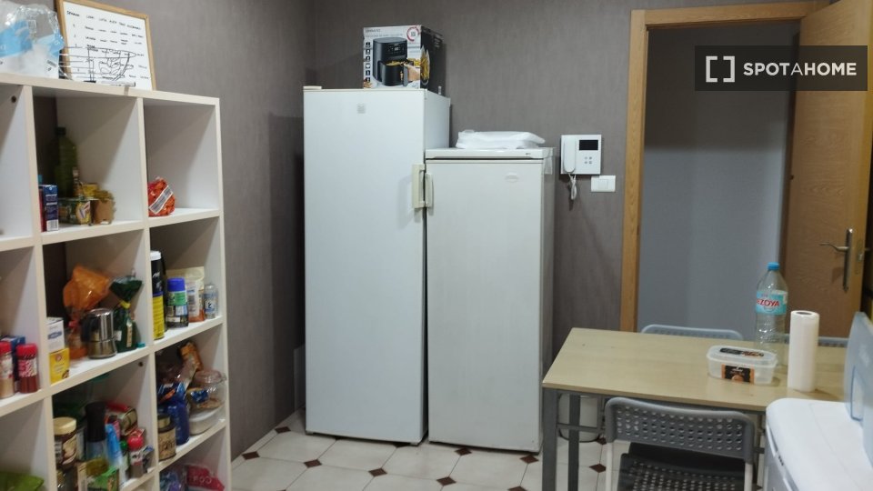 Double room Valencia, 5 beds, 160m² — photo 18