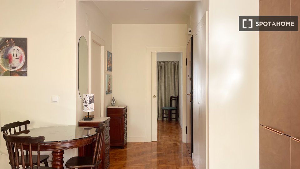 Apartment Lisbon, 1 bed — photo 15