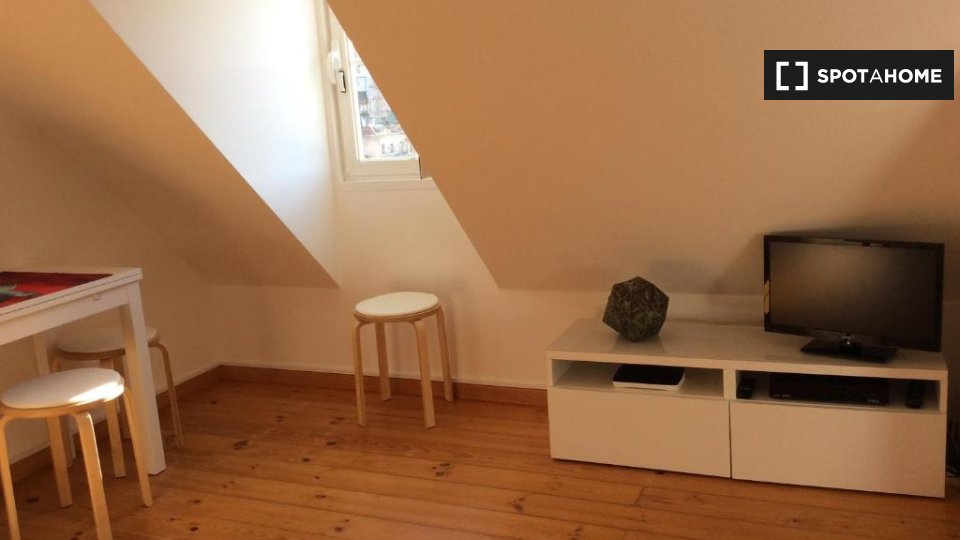 Apartment Lisbon, 1 bed — photo 16