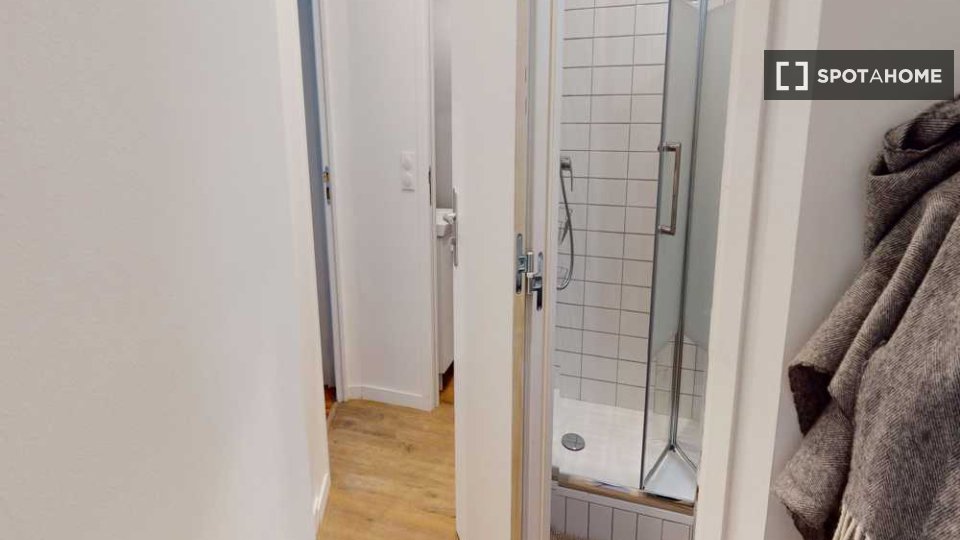 Double room Paris, 4 beds, 100m² — photo 2
