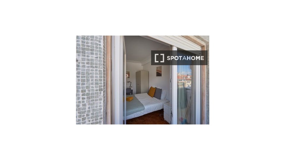 Double room Lisbon, 6 beds — photo 4