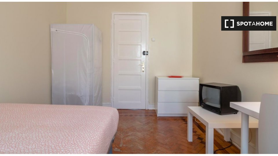 Double room Lisbon, 7 beds — photo 4
