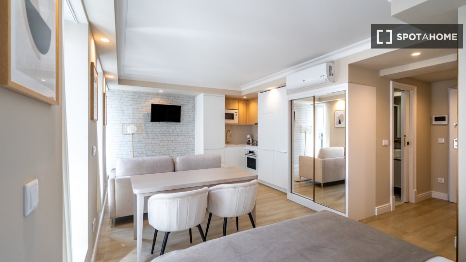 Apartment mono Lisbon — photo 9