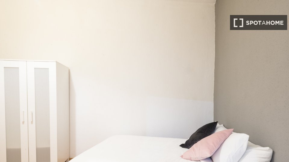 Double room Madrid, 8 beds, 200m² — photo 7