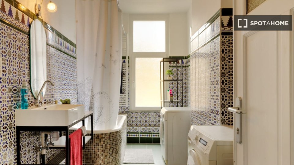 Double room Brussels, 2 beds — photo 13