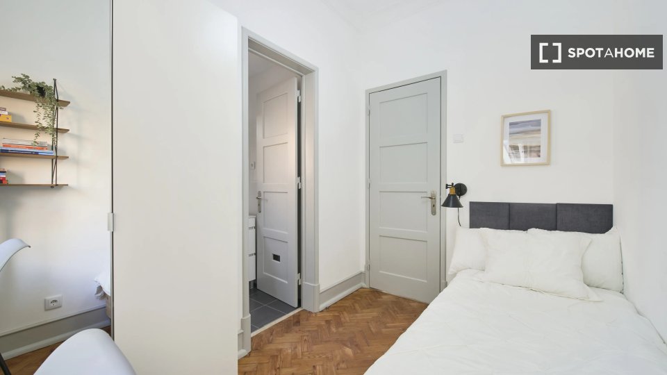 Double room Lisbon, 7 beds — photo 3