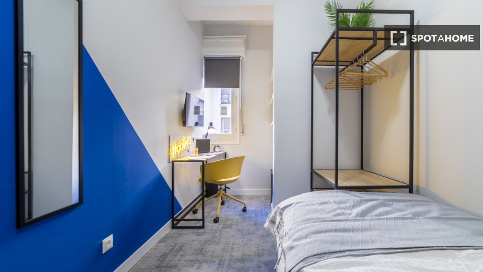 Double room Madrid, 10 beds, 162m² — photo 17