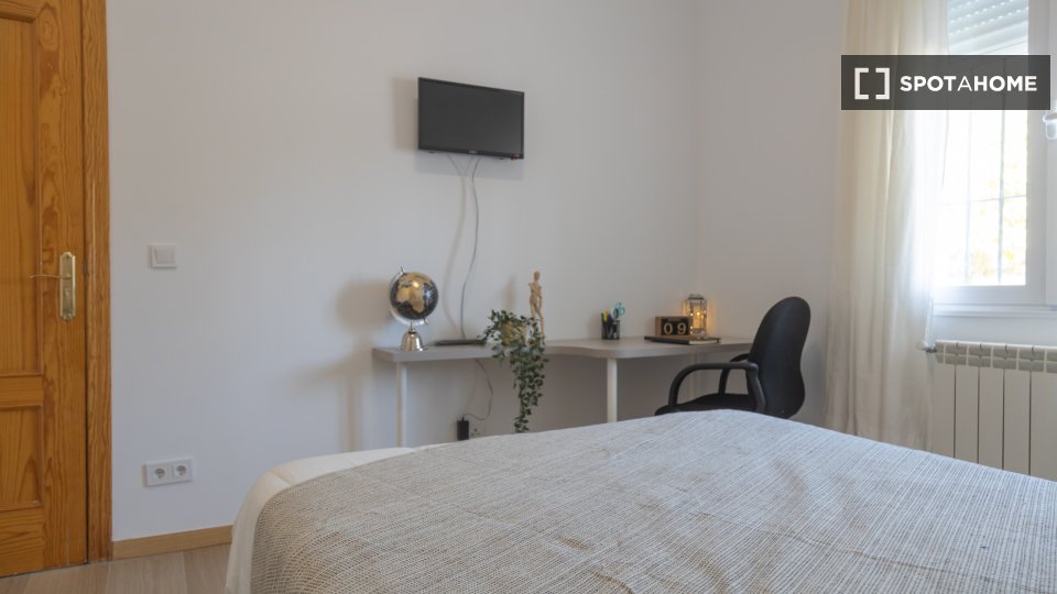 Double room Madrid, 5 beds — photo 11