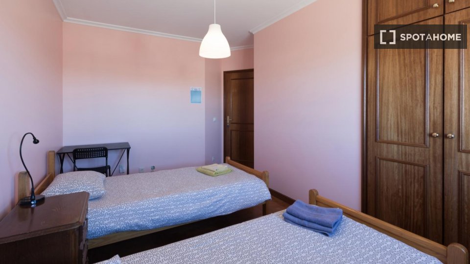 Double room Porto, 5 beds, 115m² — photo 2