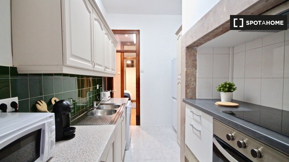 Apartment Lisbon, 4 beds — photo 9