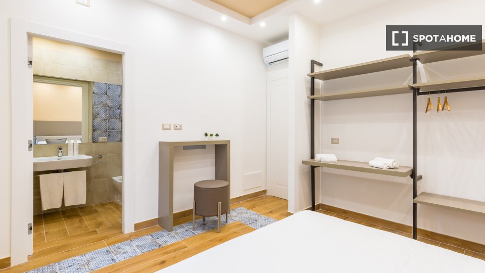 Apartment Naples, 2 beds — photo 19