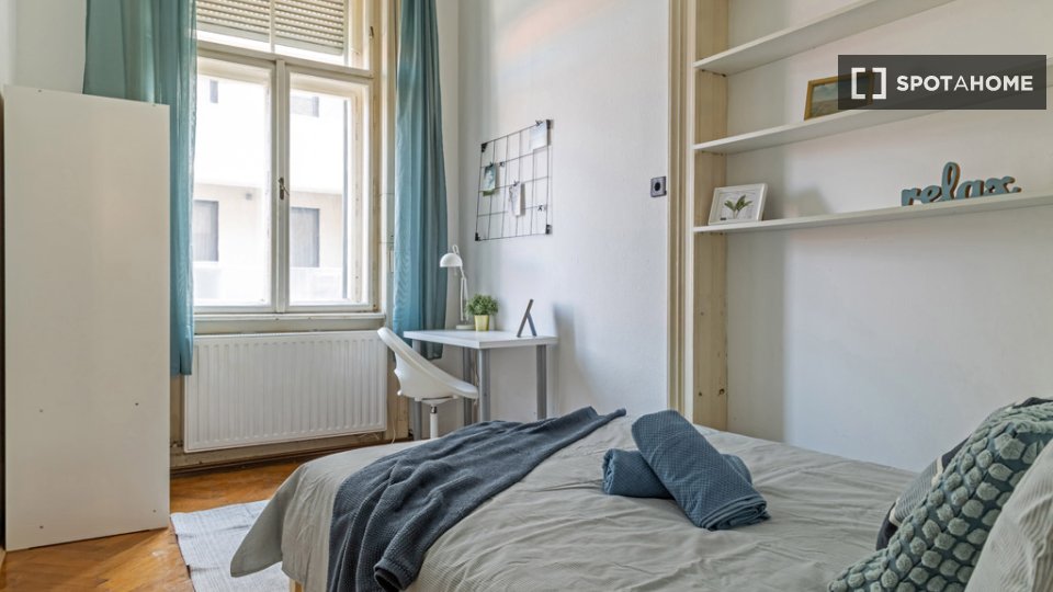 Double room Budapest, 4 beds, 105m² — photo 12