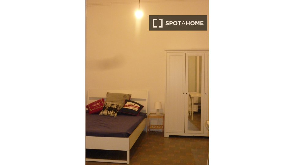 Double room Barcelona, 5 beds, 100m² — photo 10