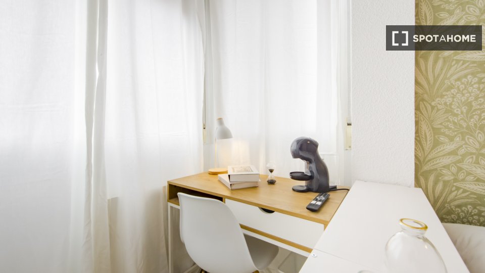 Double room Madrid, 7 beds, 113m² — photo 12