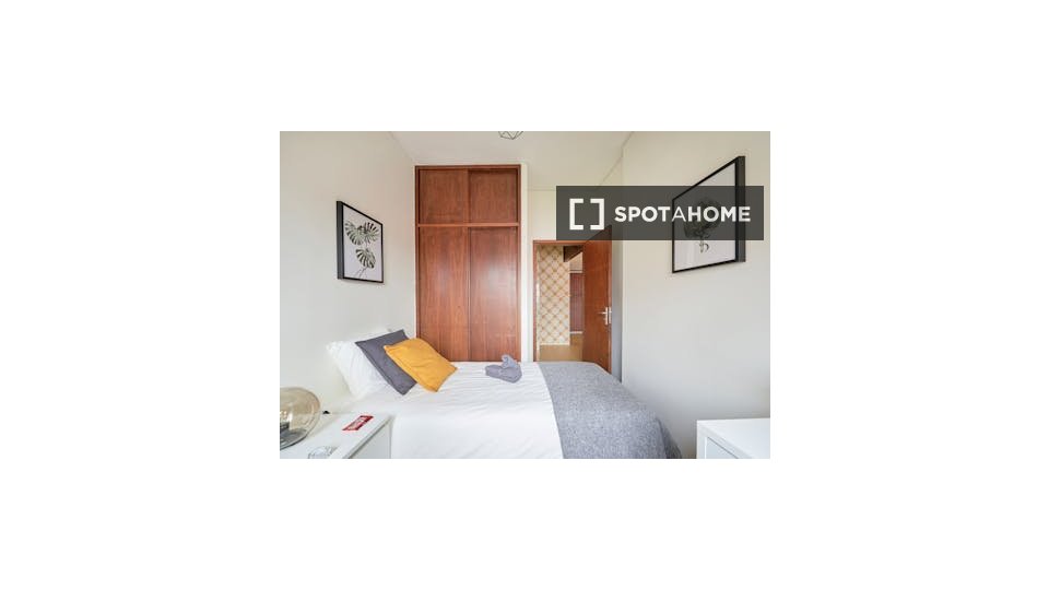 Double room Lisbon, 6 beds — photo 3