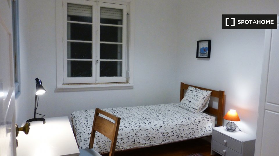 Double room Lisbon, 6 beds, 210m² — photo 1
