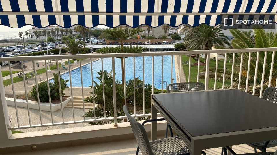 Apartment Valencia, 4 beds, 110m² — photo 1