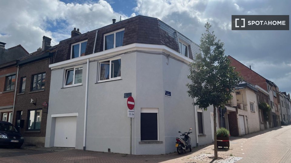 Double room Brussels, 3 beds, 150m² — photo 27
