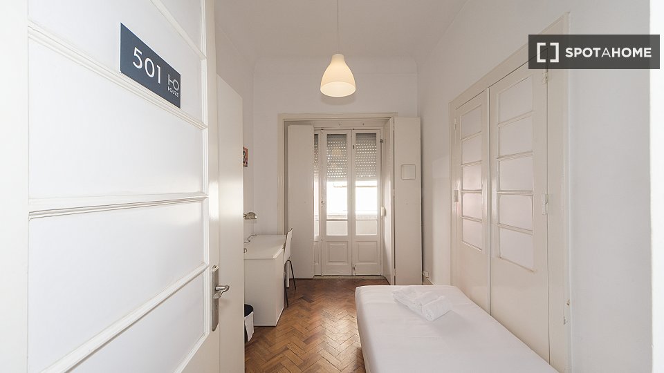 Double room Lisbon, 11 beds — photo 13
