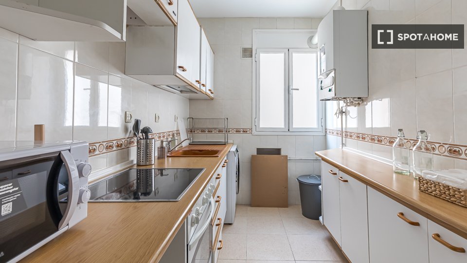 Double room Madrid, 6 beds, 158m² — photo 17