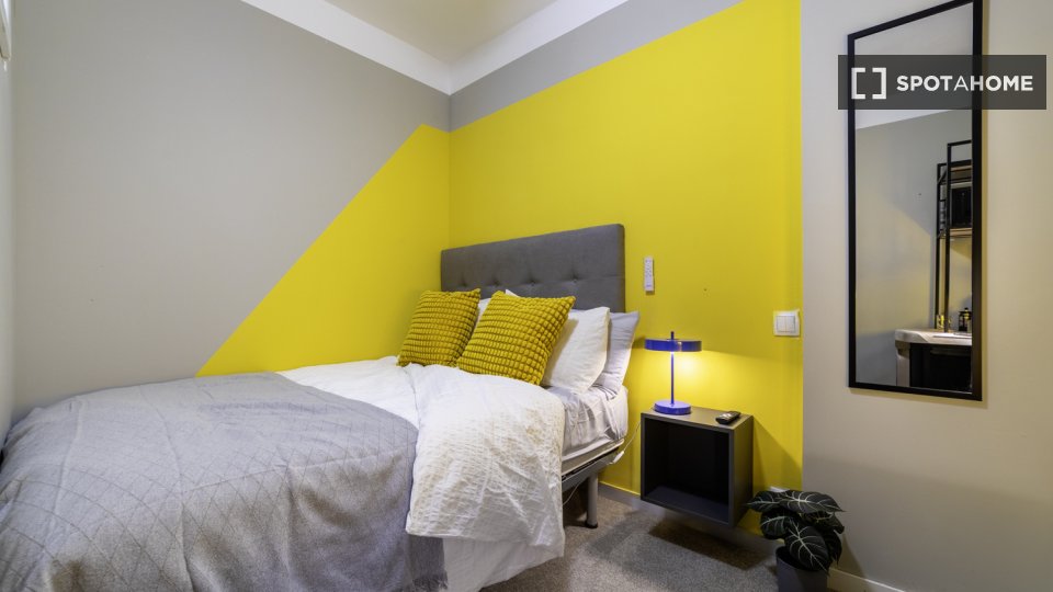 Double room Madrid, 7 beds, 157m² — photo 14