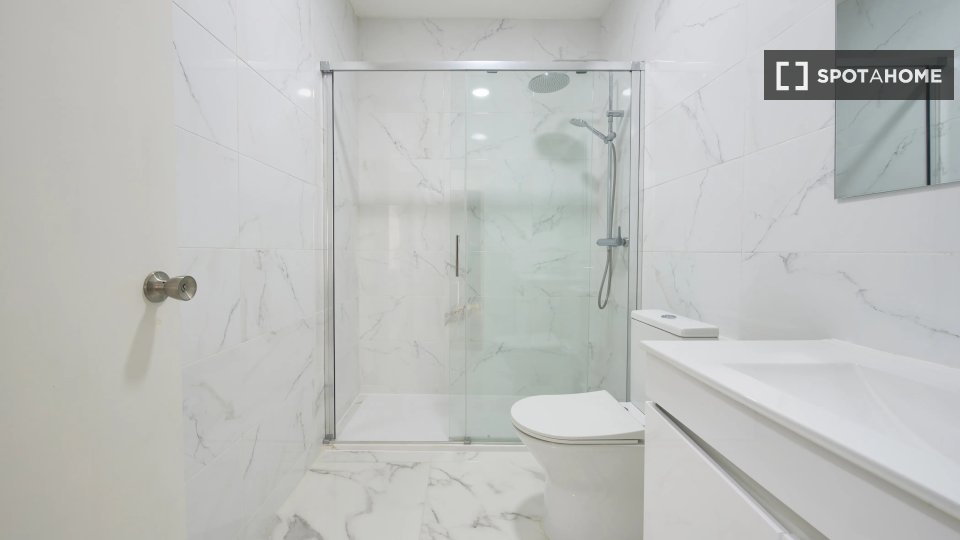 Double room Lisbon, 8 beds — photo 16