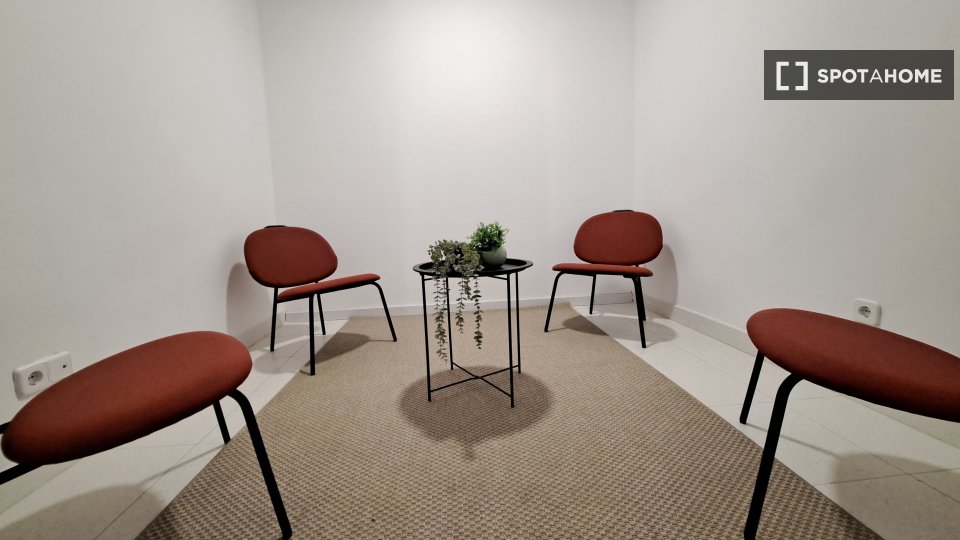 Double room Madrid, 14 beds, 200m² — photo 16