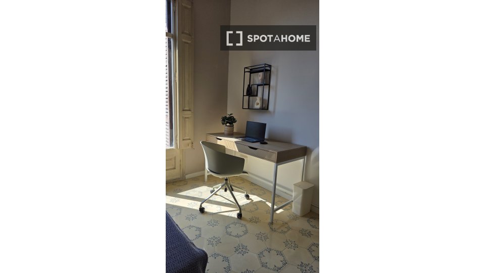Double room Barcelona, 7 beds, 210m² — photo 20