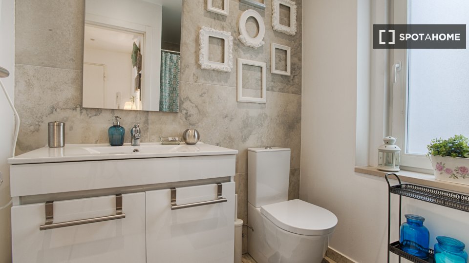 Apartment mono Lisbon, 58m² — photo 1