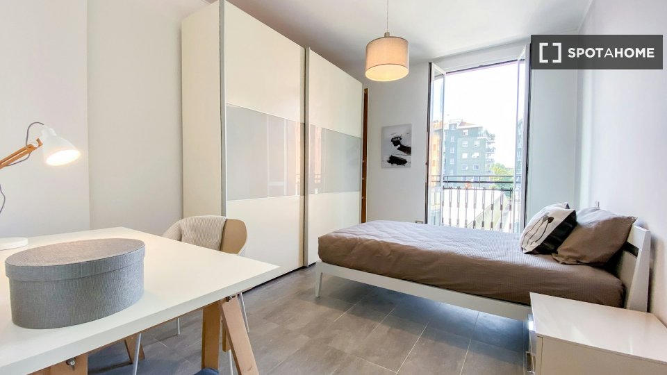 Double room Milan, 3 beds — photo 10